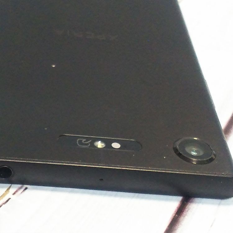 au Xperia XZ1 SOV36 Black  495