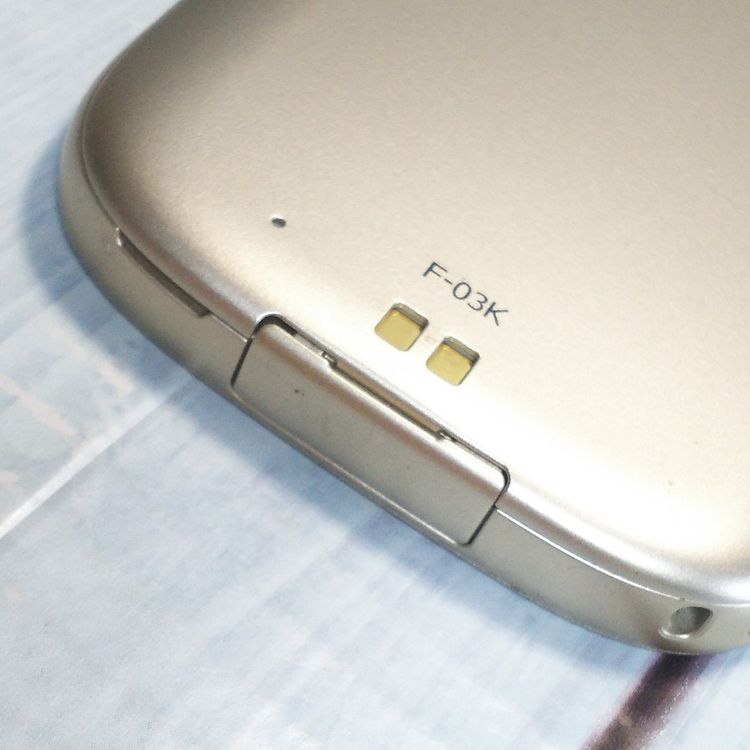 docomo F-03K ������� �餯�餯���ޡ��ȥե��� me  225