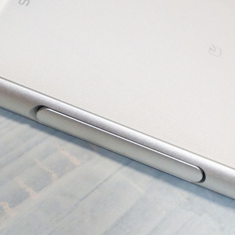 docomo arrows SV F-03H White  189