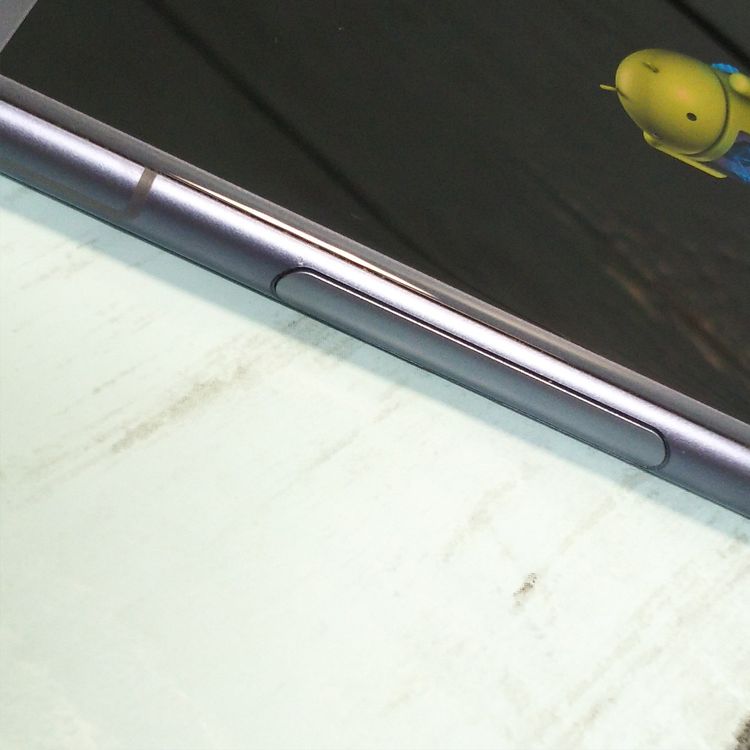 docomo Xperia XZ1 SO-01K Moonlite Blue  751