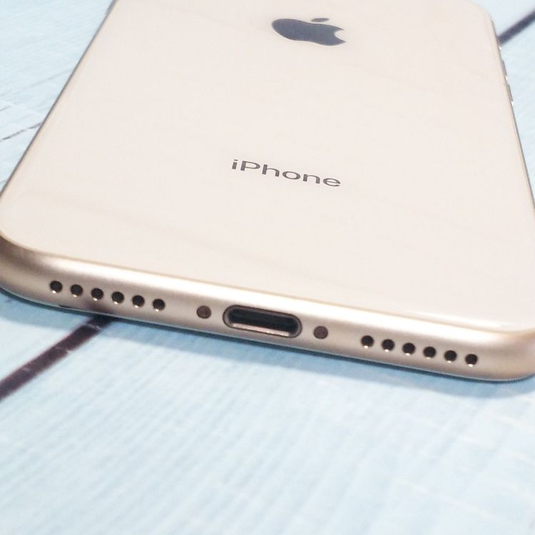 docomo iPhone8 64GB �������  301