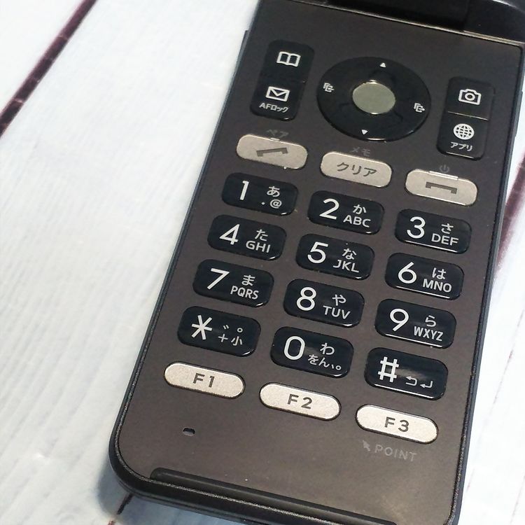 KYOCERA au GRATINA 4G BLACK KYF31 [������]  086