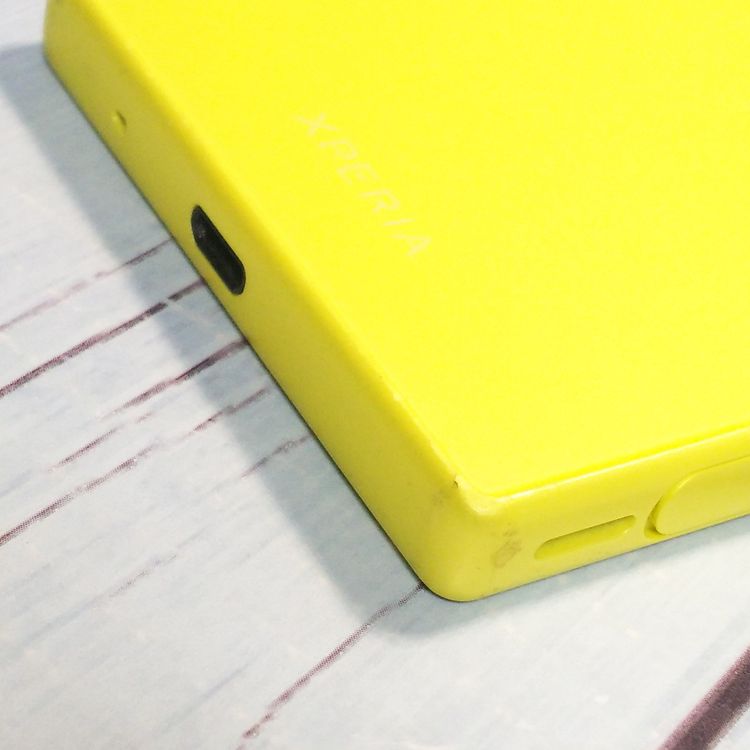 docomo Xperia Z5 Compact SO-02H Yellow/��������  460