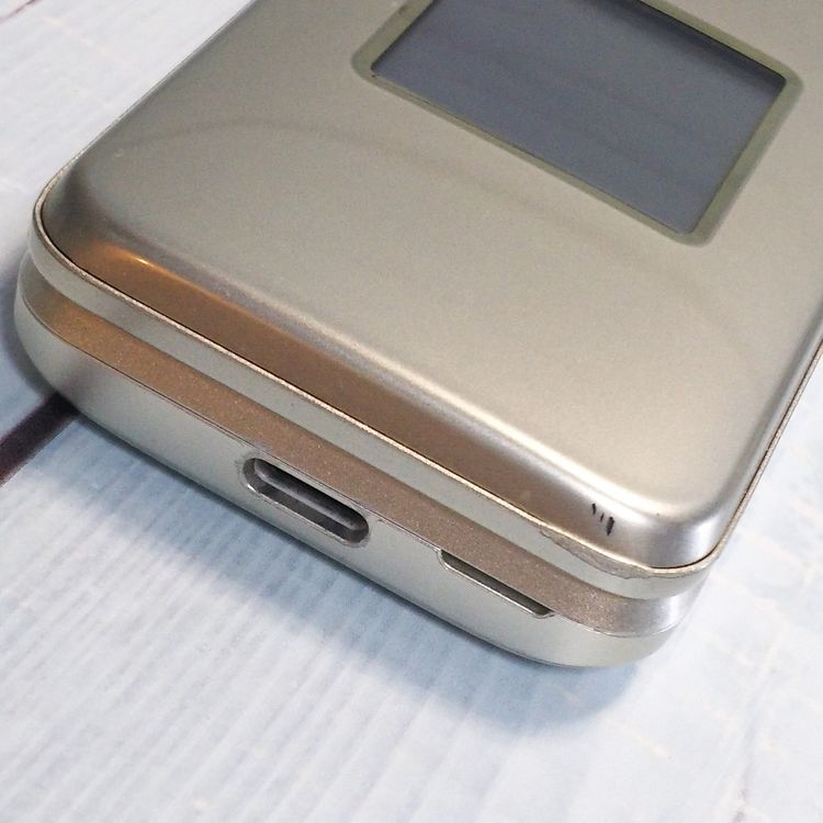 au ���󤿤󥱡����� ������ KYF41 �����ѥ󥴡����  947