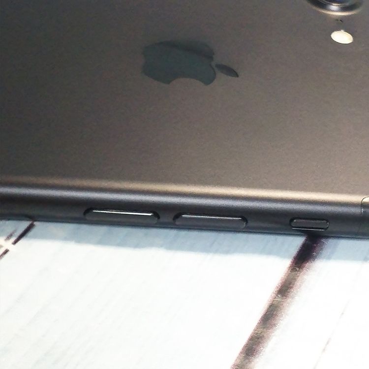 au iPhone7 �֥�å� 128GB  682