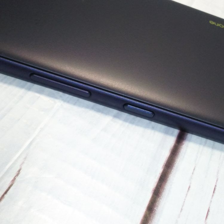 au Qua phone QZ ������ KYV44 ����ǥ���  327