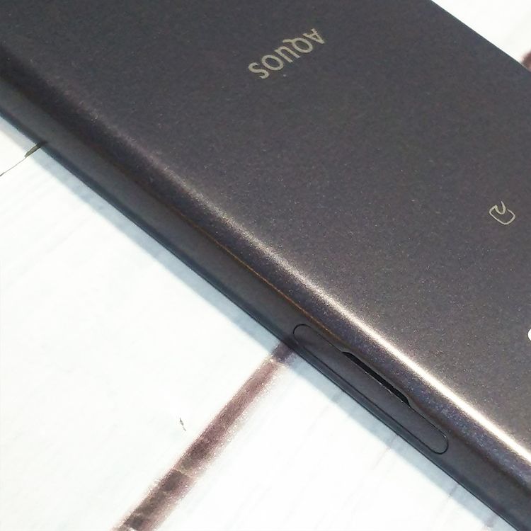 au AQUOS sense2 SHV43 Nuance Black  723