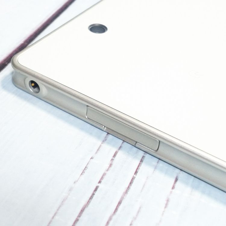 docomo arrows Tab F-02K White �ۥ磻��  742