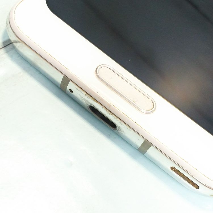 docomo AQUOS R2 SH-03K Platinum White  073