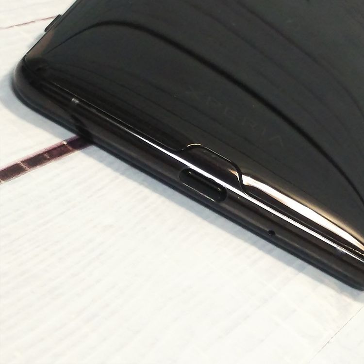 au Xperia XZ3 SOV39 �֥�å�  529