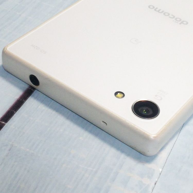 docomo Xperia Z5 Compact SO-02H WHITE  721