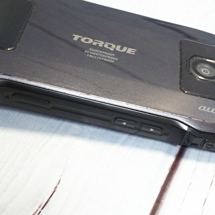 au ������ TORQUE G04 �֥�å� KYV46  323