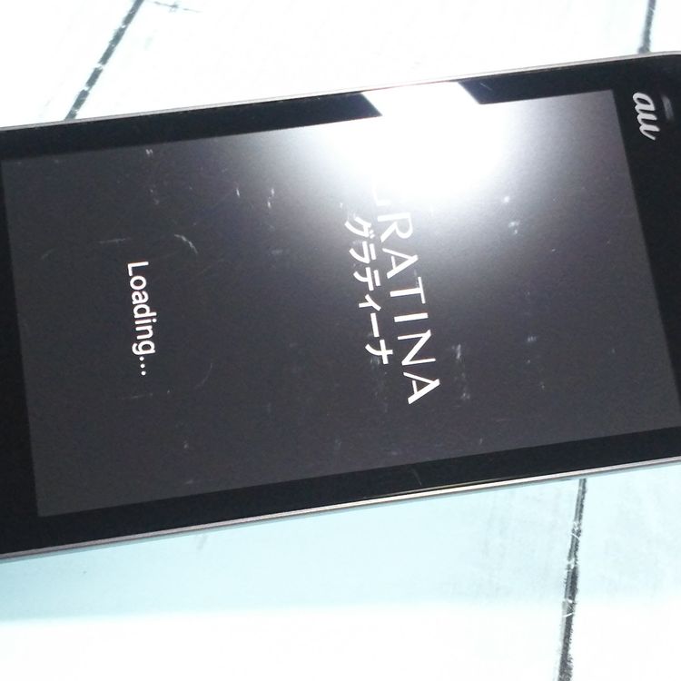 au ������ GRATINA ��[����] �֥�å� KYF39  186