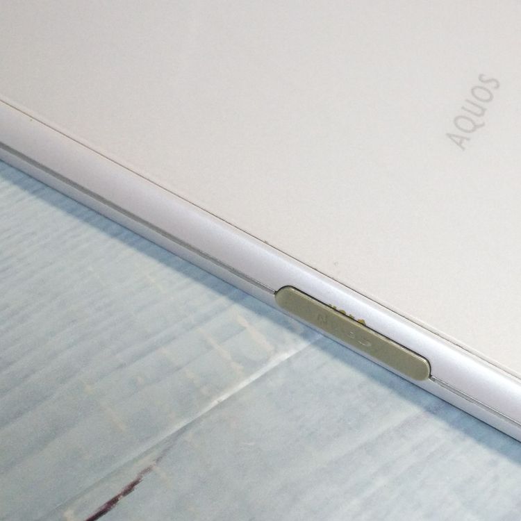 docomo AQUOS PAD SH-06F �ۥ磻�� ���֥�å� [�����] 203