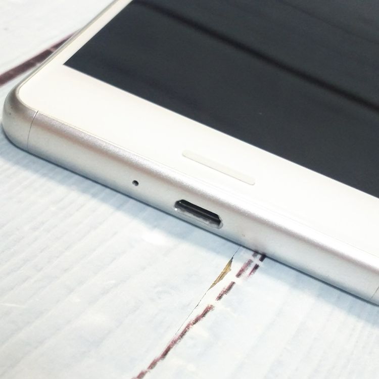 docomo Xperia X Performance SO-04H �ۥ磻�� ����С�  553