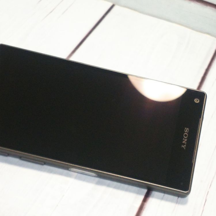 docomo Xperia Z5 Compact SO-02H Black  923