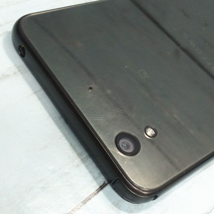 FUJITSU(�ٻ��̡� arrows Be 32GB �֥�å� F-04K docomo  092