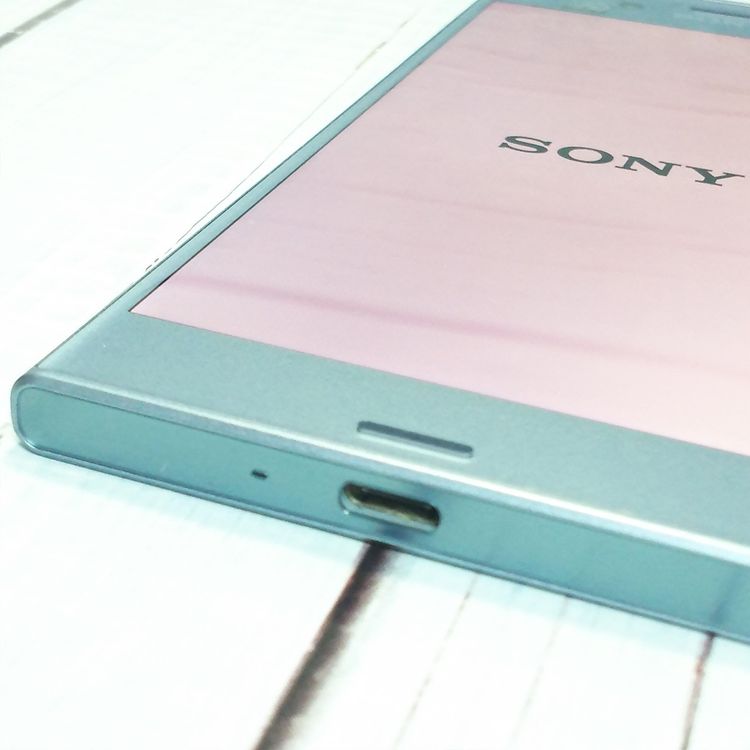 Xperia XZs SOV35 au Ice Blue  386