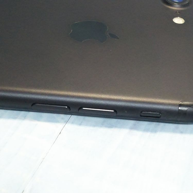 SoftBank iPhone7 32GB �֥�å�  637