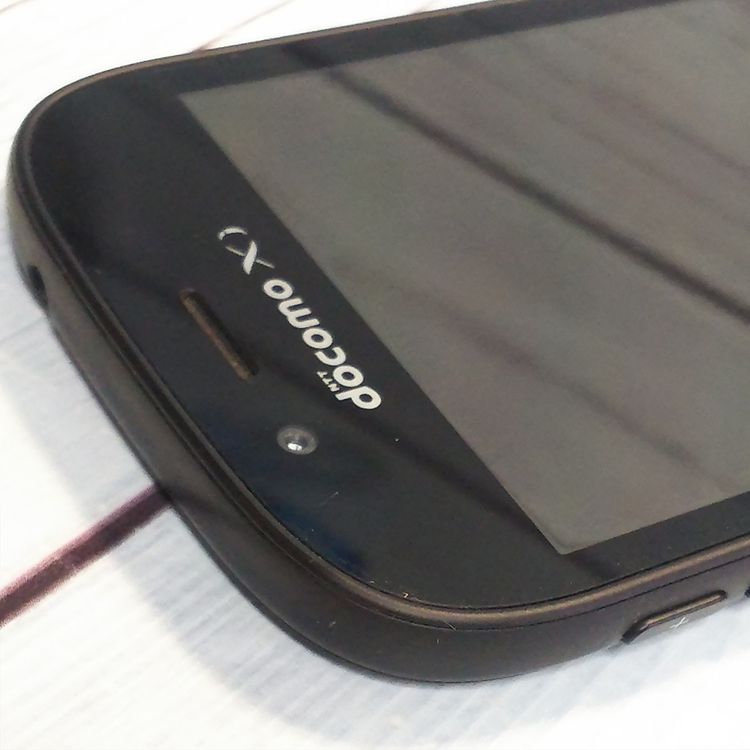 �ٻ��� docomo �餯�餯���ޡ��ȥե���3 �֥�å� F-06F 046