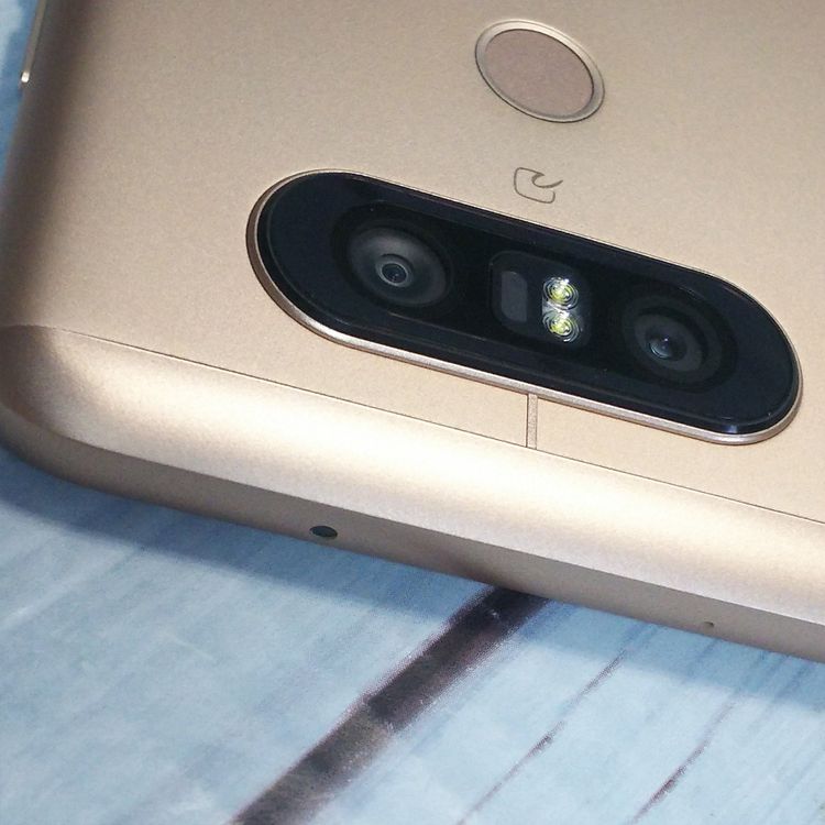 LG au isai Beat LGV34 GOLD �������  079