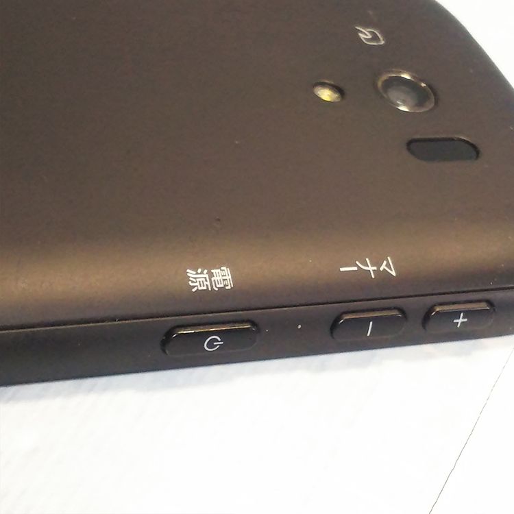 �ٻ��� docomo �餯�餯���ޡ��ȥե���3 �֥�å� F-06F 524