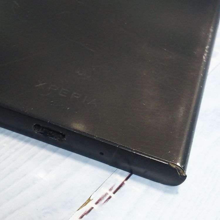 docomo Xperia XZ1 SO-01K Black  216