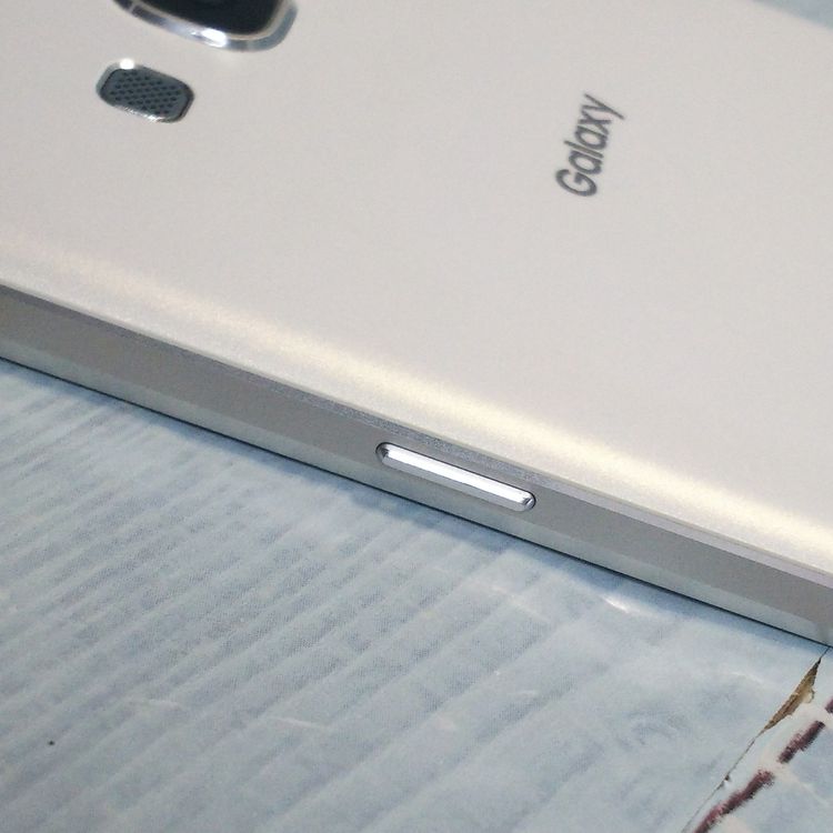 au Galaxy A8 SCV32 32GB �ۥ磻�� �����  597