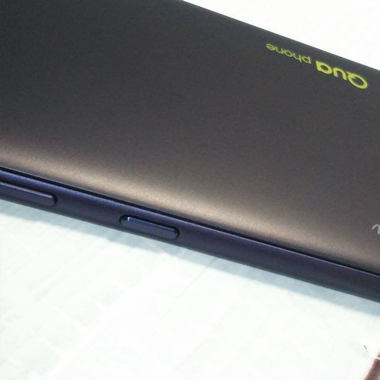 au Qua phone QZ ������ KYV44 ����ǥ���  723