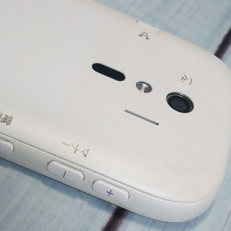 docomo �ٻ��� F-04J �餯�餯���ޡ��ȥե���4 �ۥ磻�� �� WHITE  372