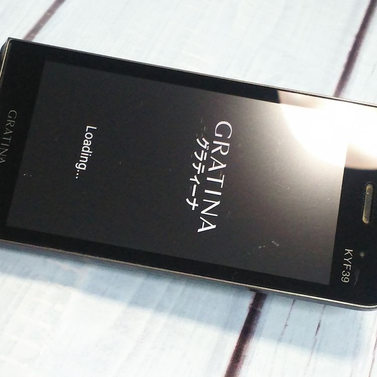 au ������ GRATINA �� KYF39 ˡ�ͥ�ǥ� �����쥹��������  744