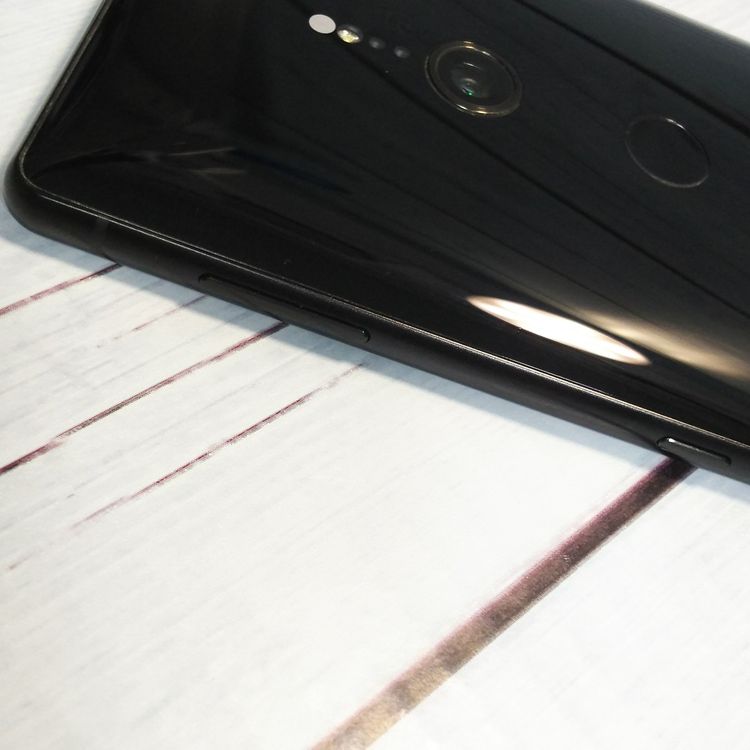 docomo SONY Xperia XZ2 64GB �֥�å� SO-03K  236