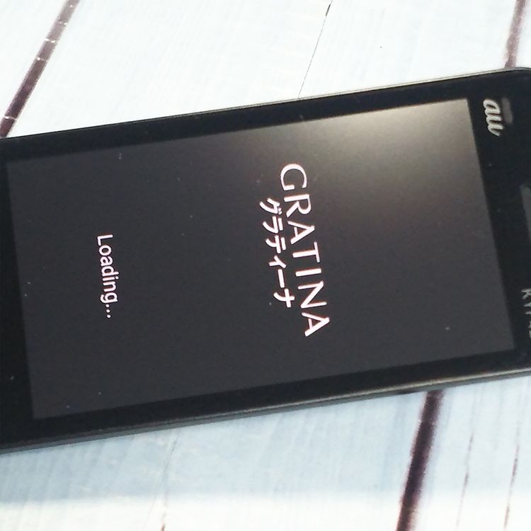 au GRATINA KYF42 �֥�å� ������ SIM���å�  833