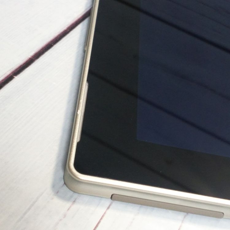 docomo arrows Tab F-02K White �ۥ磻��  330