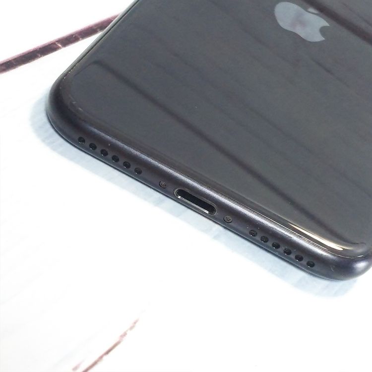 au iPhoneSE ��2���� 64GB �֥�å�  889