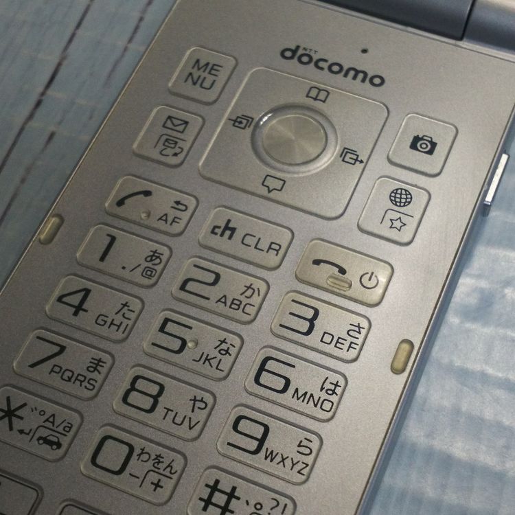 docomo arrows �ٻ��� �������� F-03L ����С�  216