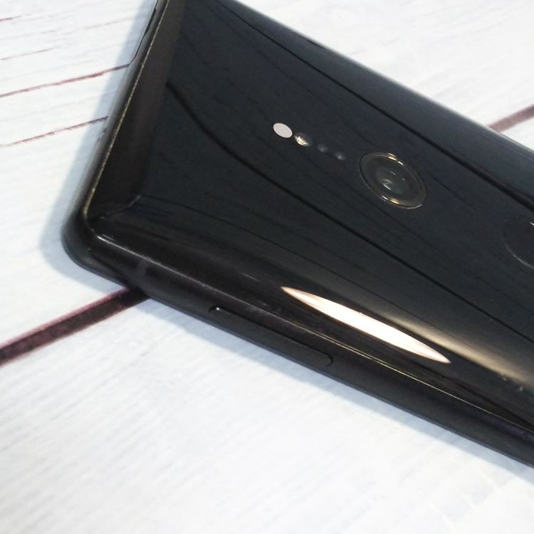 docomo SONY Xperia XZ2 64GB �֥�å� SO-03K  681