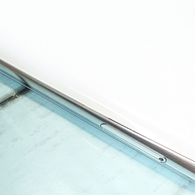 docomo AQUOS R2 SH-03K Platinum White  792