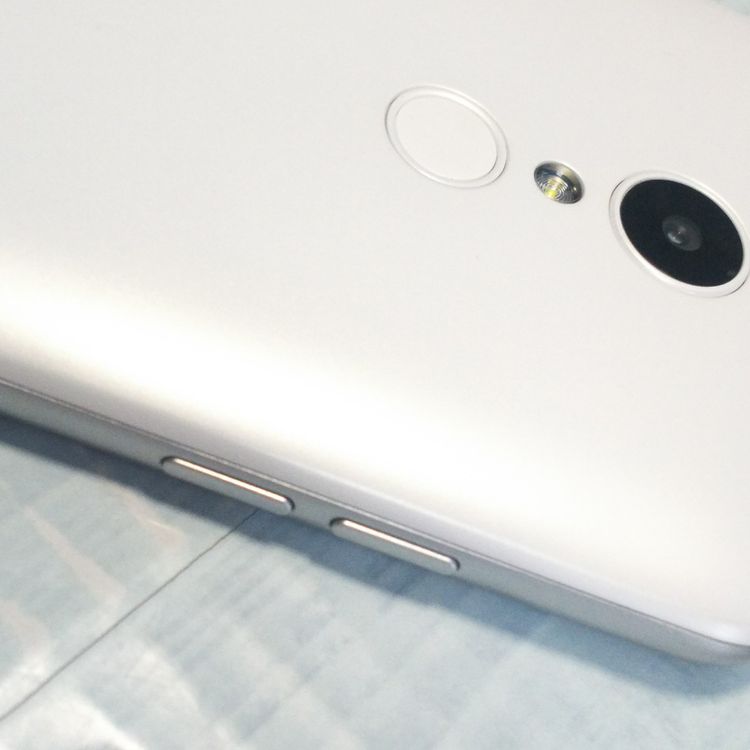 LG�Ż� au LG it LGV36 Pearl White  753