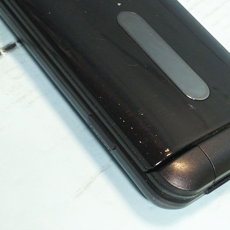 KYOCERA au GRATINA 4G BLACK KYF31  743