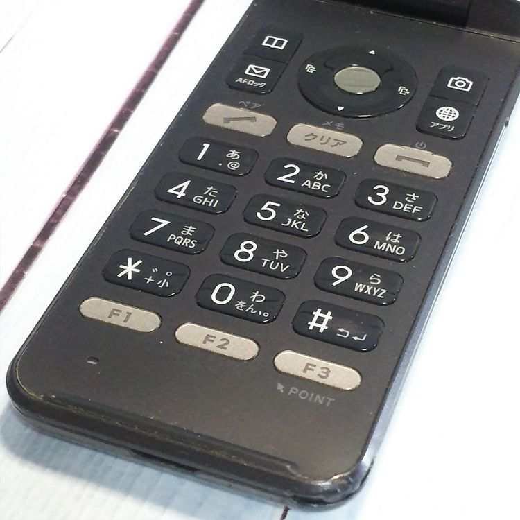 KYOCERA au GRATINA 4G BLACK KYF31  471