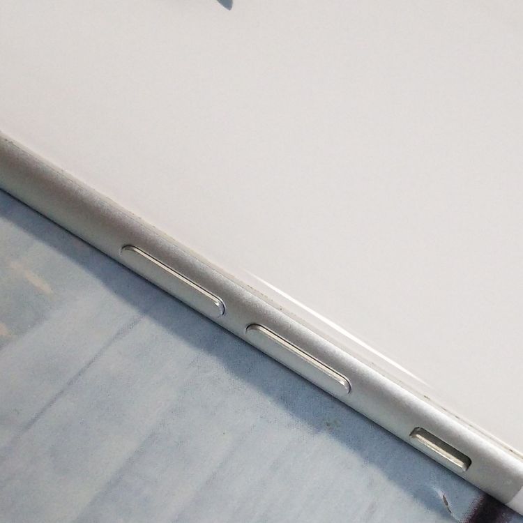 au iPhoneSE2 64GB �ۥ磻��  408