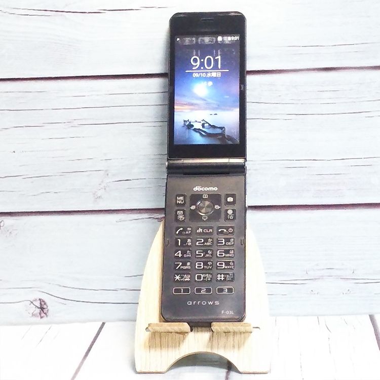 docomo arrows ٻ  F-03L ֥å  520