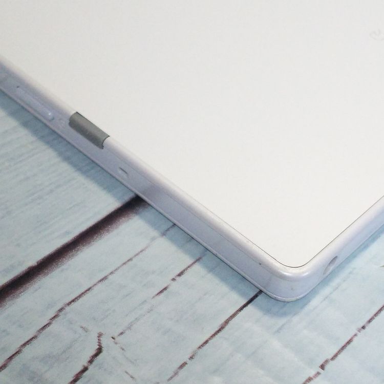 arrows Tab F-04H docomo White  592