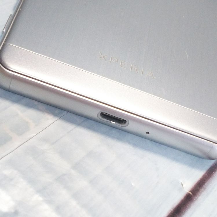 docomo Xperia X Performance SO-04H �ۥ磻�� ����С�  895