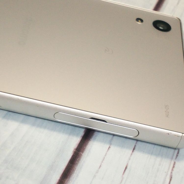 SONY XPERIA Z5 SO-01H docomo White �ۥ磻��  582