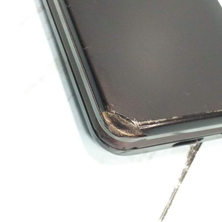 au ������ GRATINA ��[����] �֥�å� KYF39  186