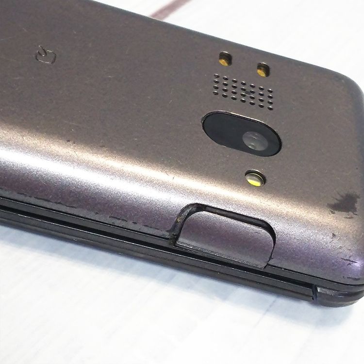 KYOCERA au GRATINA 4G BLACK KYF31  427