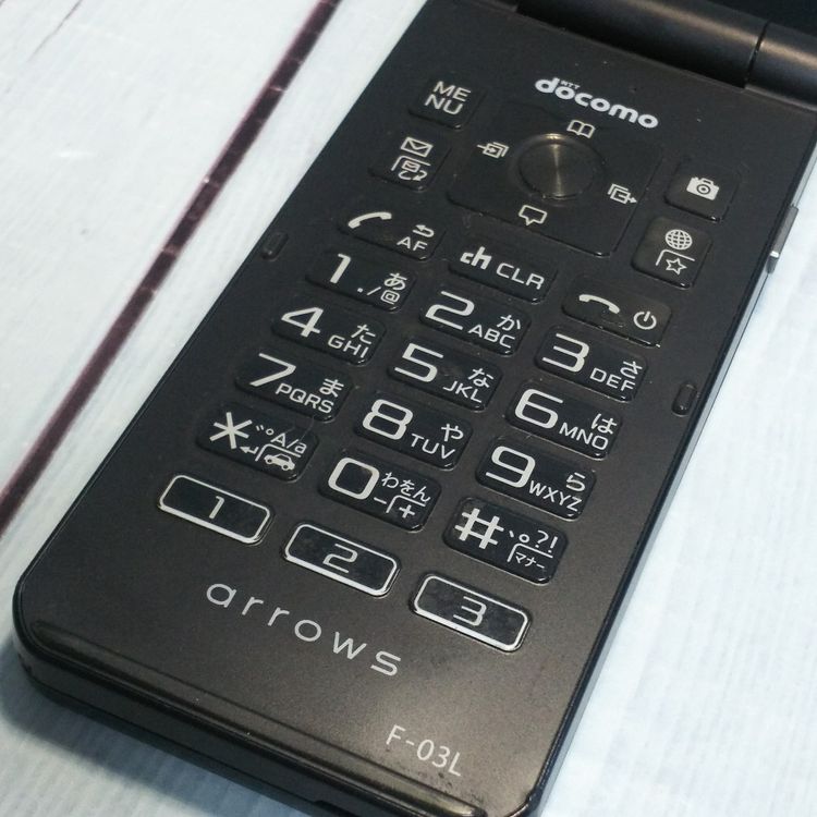 docomo arrows �ٻ��� �������� F-03L �֥�å�  501