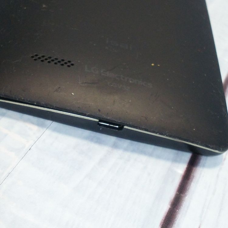 au LG isai vivid LGV32 �쥶���֥�å�  652